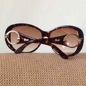 ⭕️ Gucci - Made in Italy Tortoise Shell Sunglasses